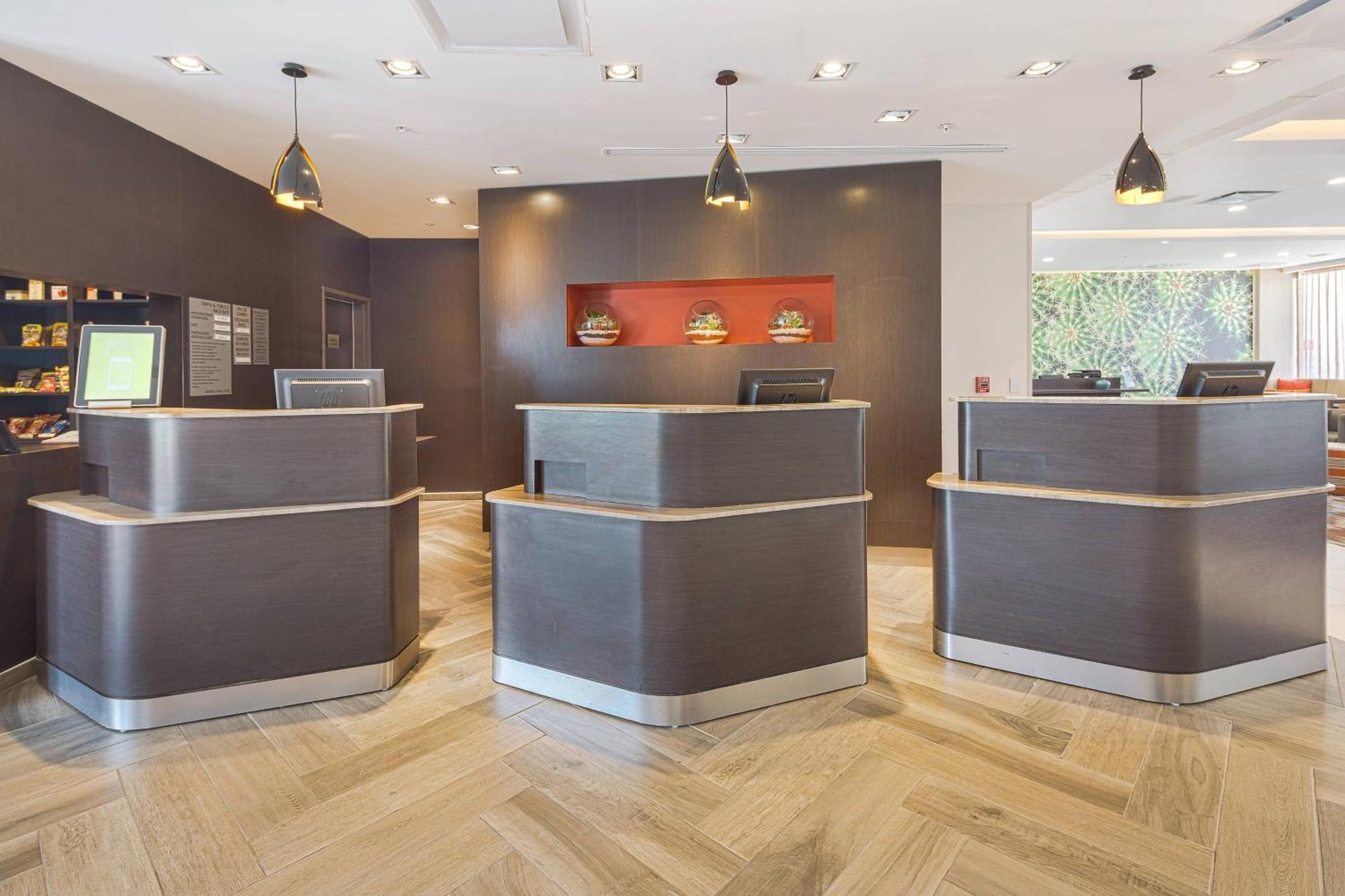 Courtyard By Marriott Saltillo Exterior photo
