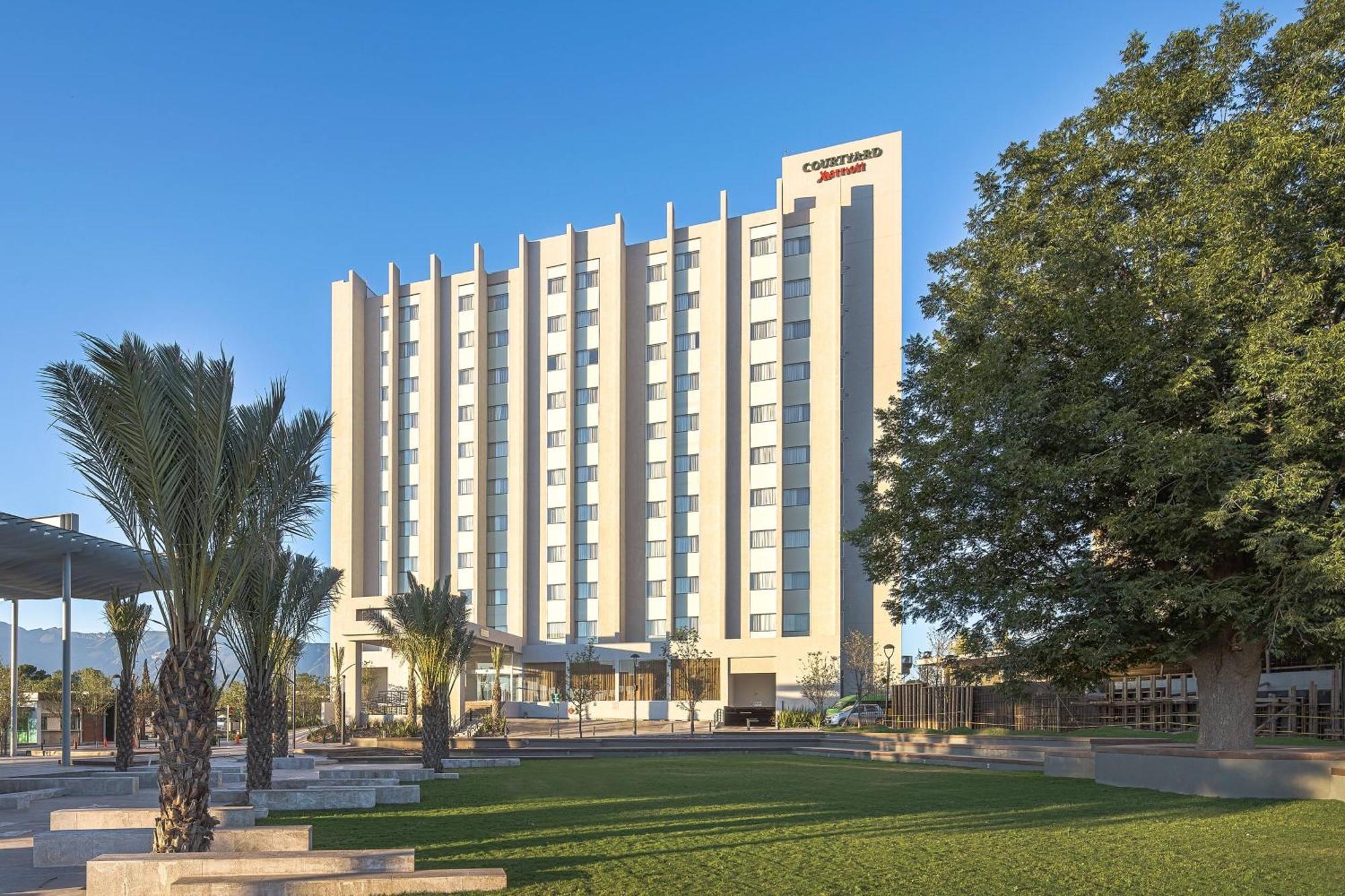 Courtyard By Marriott Saltillo Exterior photo