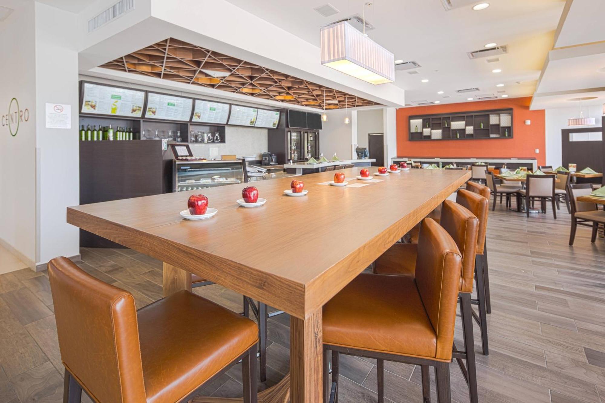Courtyard By Marriott Saltillo Exterior photo