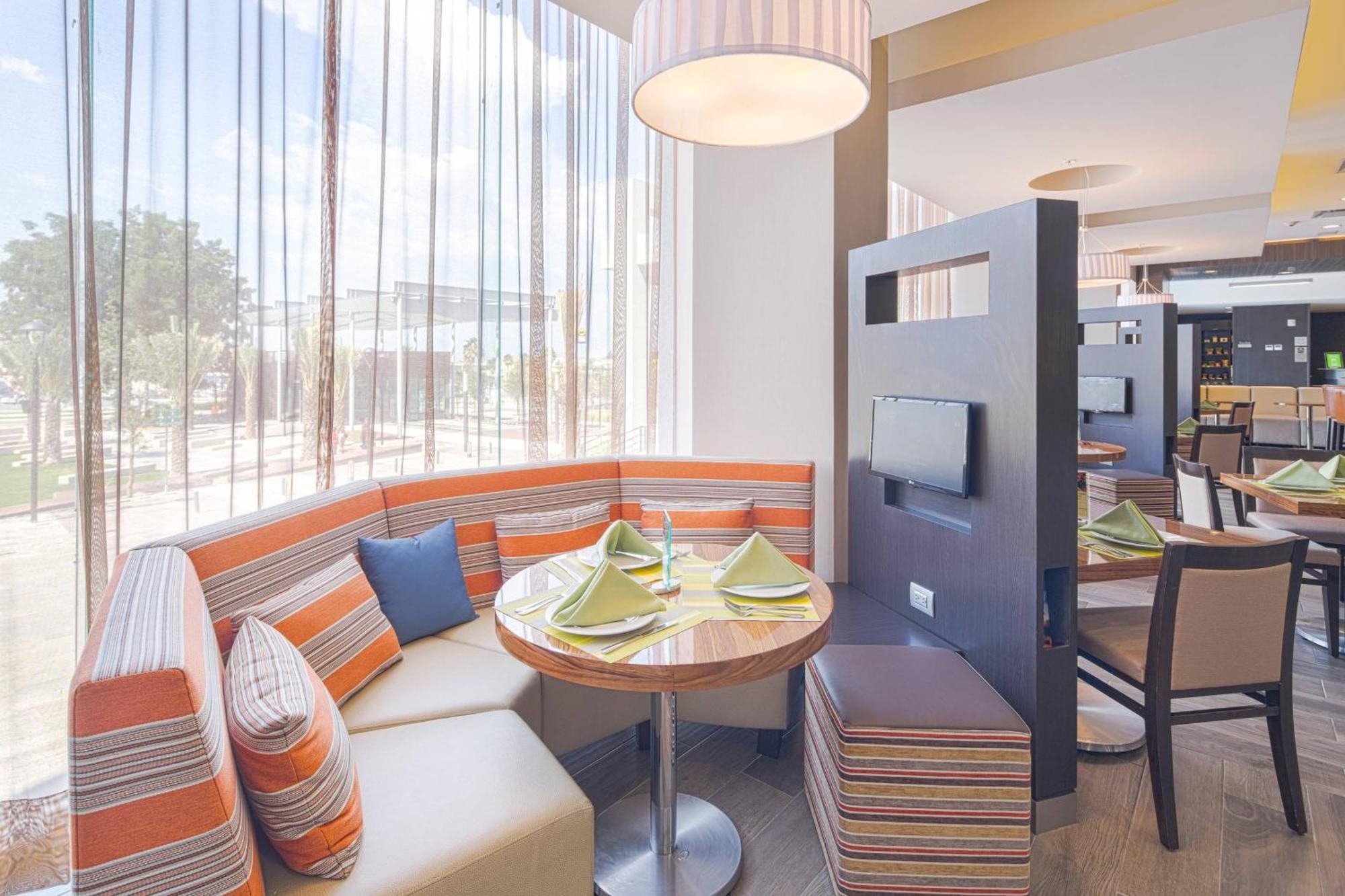 Courtyard By Marriott Saltillo Exterior photo
