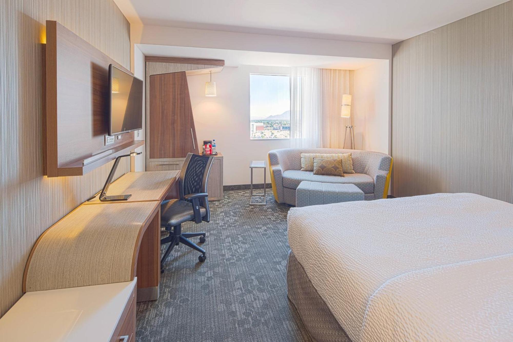 Courtyard By Marriott Saltillo Exterior photo
