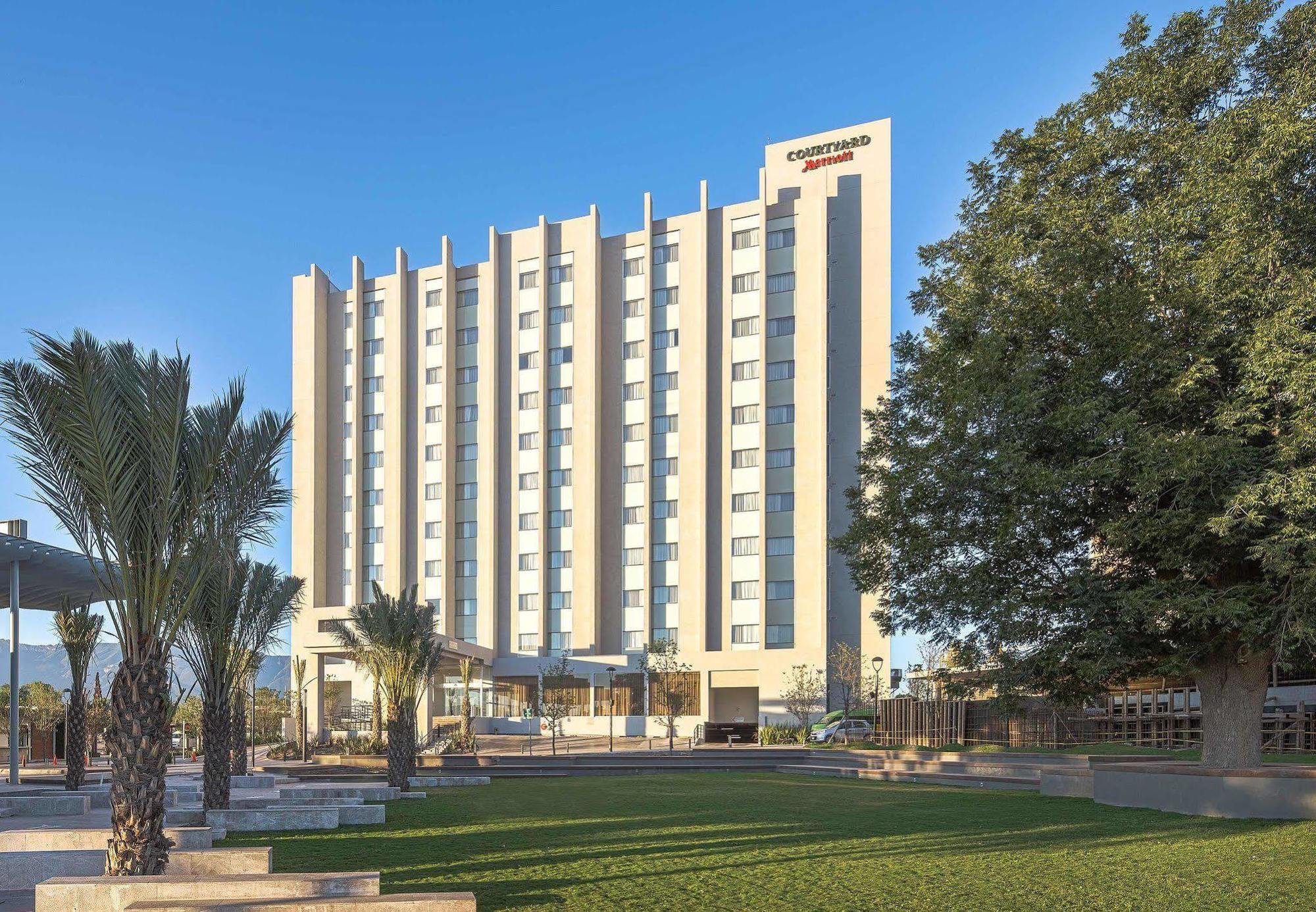 Courtyard By Marriott Saltillo Exterior photo